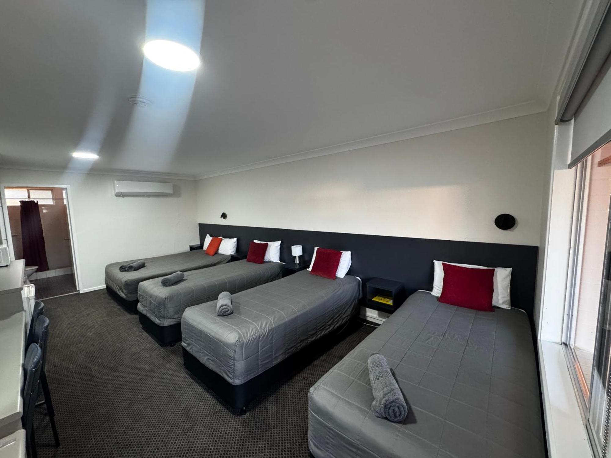 Altona Motel Uralla Екстериор снимка